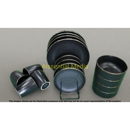 Kitchenware Set of 16